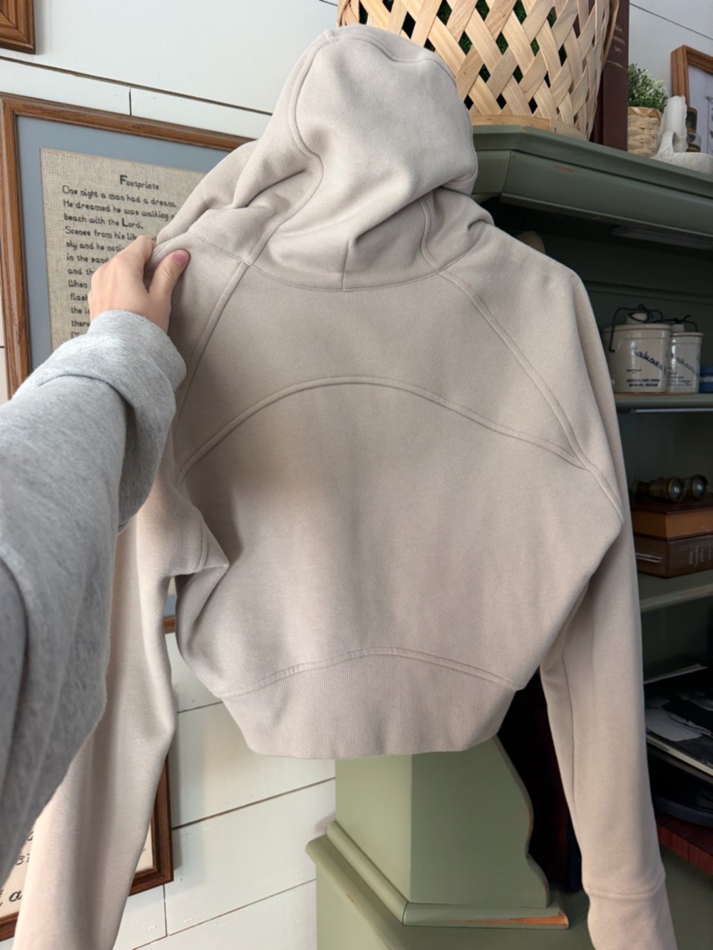 Lululemon Cropped Zip Hoodie Oatmeal Neutral Size 4 Small Scuba Activewear Cozy - Picture 4 of 4